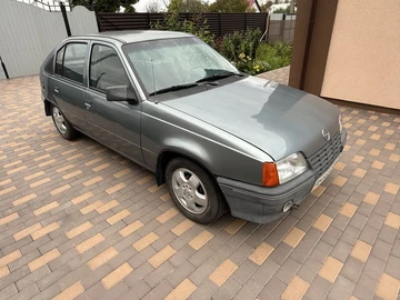 Авто Opel Kadett 1988 № 8104448