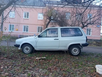 Авто Volkswagen Polo 1988 № 8104472