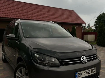 Авто Volkswagen Touran 2013 № 8104620