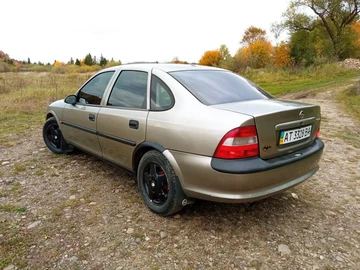 Авто Opel Vectra 1996 № 8104911