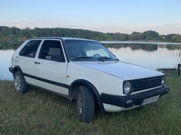 Авто Volkswagen Golf 1988 № 8105004