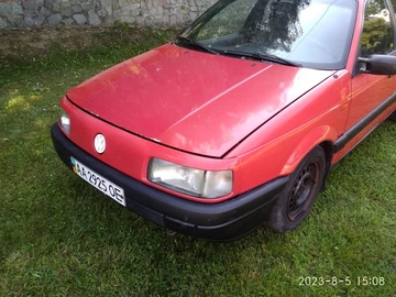 Авто Volkswagen Passat Sedan 1990 № 8105132