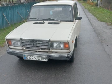 Авто ВАЗ 2107 1996 № 8105763