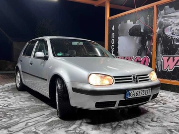 Авто Volkswagen Golf 2000 № 8105793