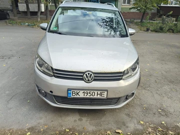 Авто Volkswagen Touran 2010 № 8105822