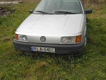 Авто Volkswagen Passat Sedan 1992 № 8105854