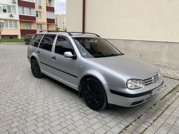 Авто Volkswagen Golf 2000 № 8106157