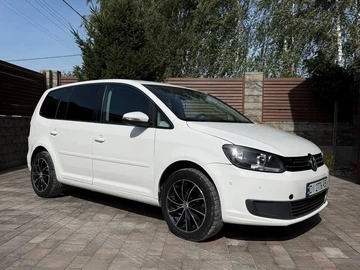 Авто Volkswagen Touran 2011 № 8106176
