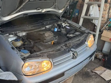 Авто Volkswagen Golf 2000 № 8106851