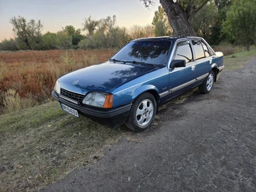 Авто Opel Rekord 1986 № 8106934