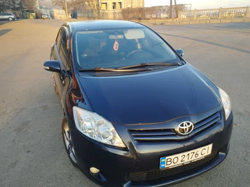 Авто Toyota Auris 2010 № 8107307