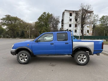 Авто Nissan Pick Up 1995 № 8107692