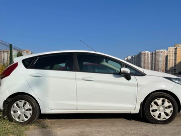 Авто Ford Fiesta 2011 № 8108294