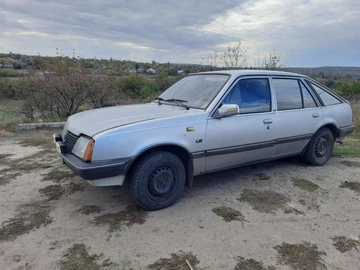 Авто Opel Ascona 1985 № 8108551