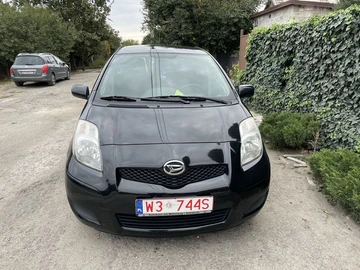 Авто Toyota Yaris 2011 № 8108844