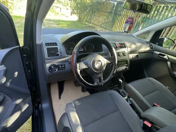 Авто Volkswagen Touran 2011 № 8109048