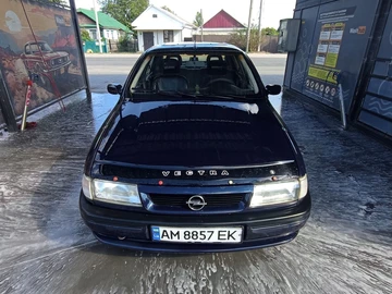Авто Opel Vectra 1989 № 8109370