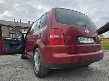 Авто Volkswagen Touran 2003 № 8109634