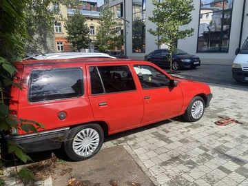 Авто Opel Kadett 1987 № 8109639