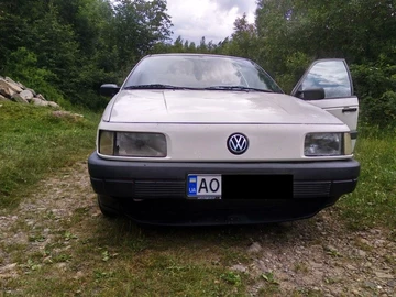Авто Volkswagen Passat Sedan 1989 № 8109652