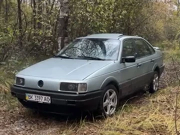 Авто Volkswagen Passat Sedan 1990 № 8110518