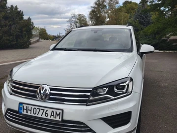 Авто Volkswagen Touareg 2014 № 8110543