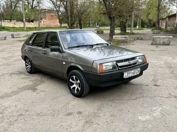 Авто ВАЗ 2109 1991 № 8111023