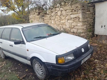 Авто Volkswagen Passat Variant 1993 № 8111147