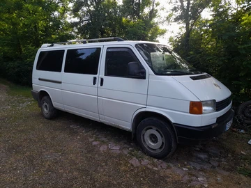 Авто Volkswagen Transporter 1993 № 8111181
