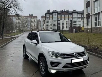 Авто Volkswagen Touareg 2015 № 8111202