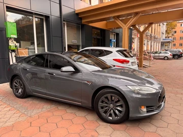 Авто Tesla Model S 2013 № 8111556