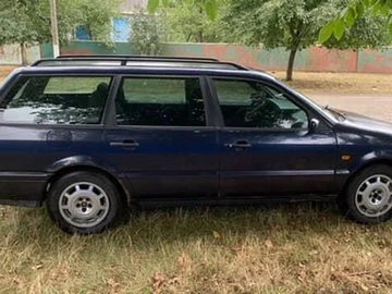 Авто Volkswagen Passat Variant 1994 № 8111677