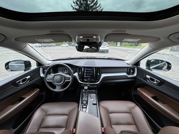 Авто Volvo Xc60 2018 № 8111847