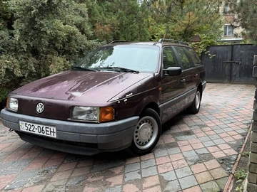 Авто Volkswagen Passat Variant 1993 № 8112271