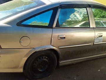 Авто Opel Vectra 1999 № 8112451