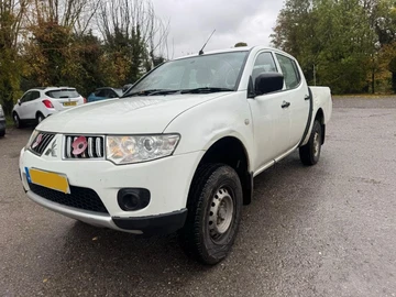 Авто Mitsubishi L 200 2012 № 8112691