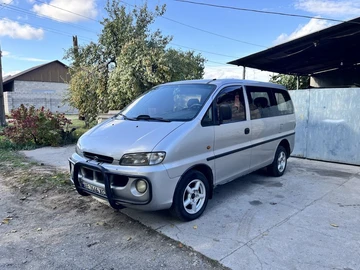 Авто Hyundai H200 1999 № 8113471