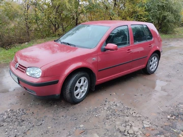 Авто Volkswagen Golf 2000 № 8113927