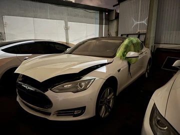 Авто Tesla Model S 2013 № 8113936