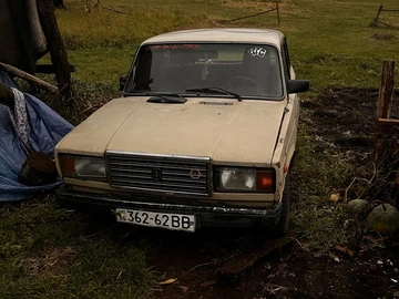Авто ВАЗ 2107 1988 № 8113945