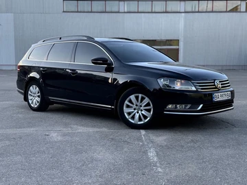Авто Volkswagen Passat Variant 2013 № 8114187
