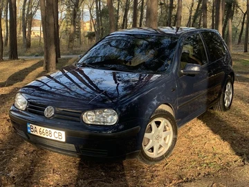 Авто Volkswagen Golf 2000 № 8114677
