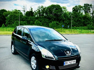 Авто Peugeot 5008 2011 № 8115045