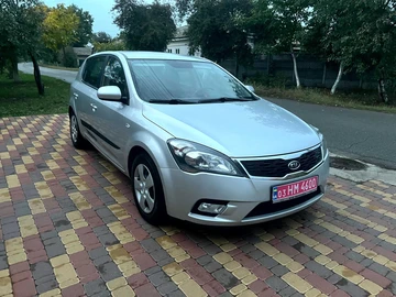 Авто KIA Cee X27 D 2010 № 8115220