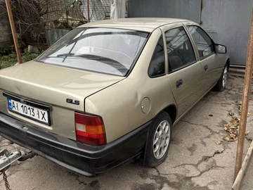 Авто Opel Vectra 1992 № 8115977