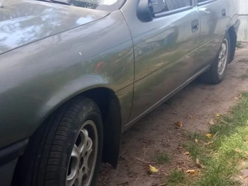 Авто Opel Vectra 1992 № 8116217