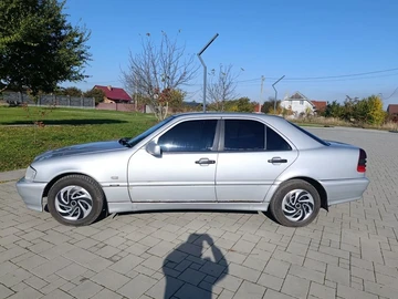 Авто Mercedes 220 2000 № 8116736