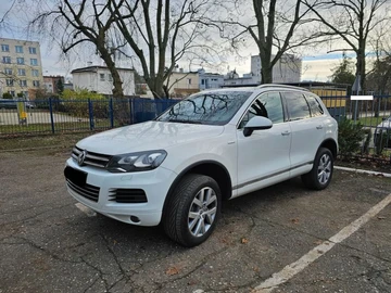 Авто Volkswagen Touareg 2014 № 8117502