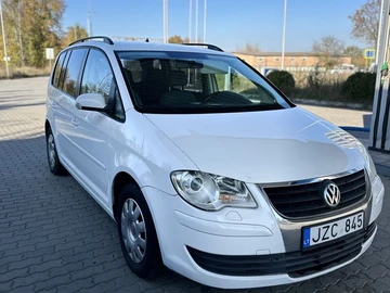 Авто Volkswagen Touran 2007 № 8117952