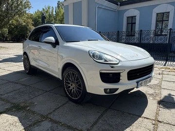 Авто Porsche Cayenne 2016 № 8118601